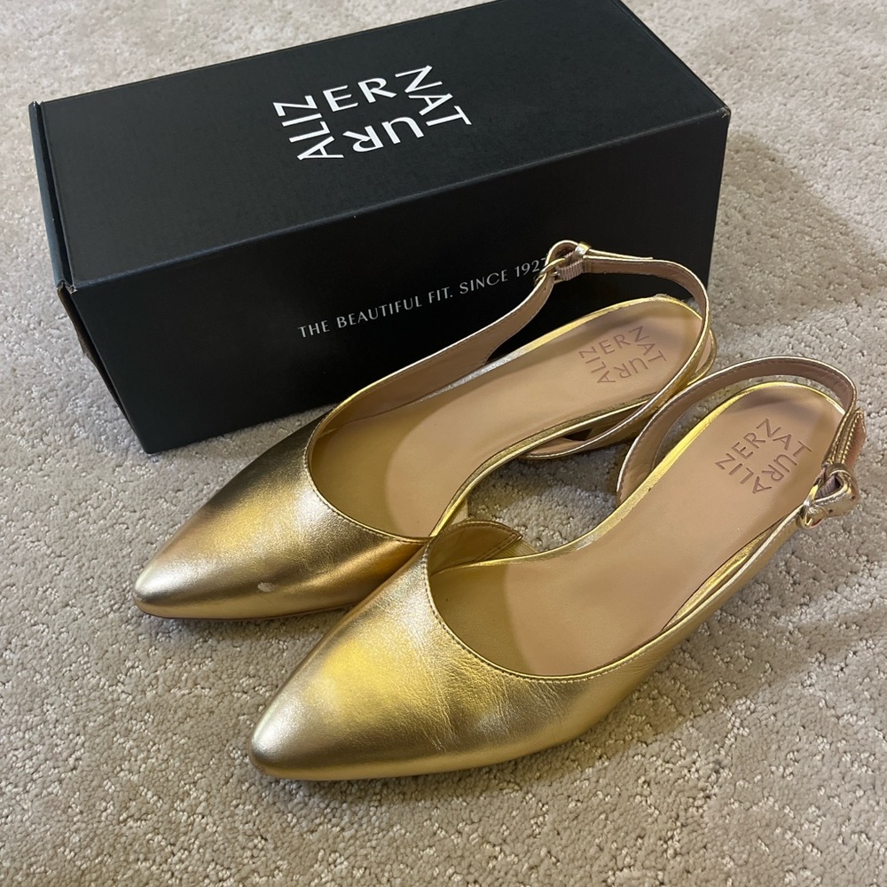 Naturalizer Gold Pointed Slingback Heels